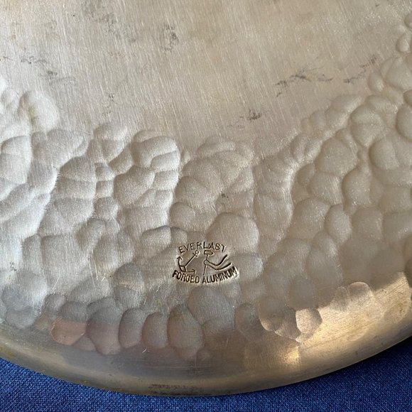 Everlast Forged Aluminum Hammered 11" Plate - Vintage - Picture 4 of 4
